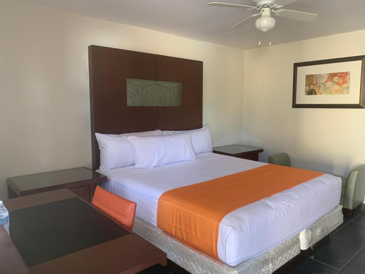 Hotel Los Arcos 墨西卡利 外观 照片