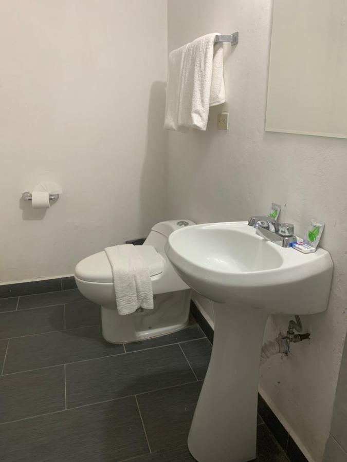 Hotel Los Arcos 墨西卡利 外观 照片